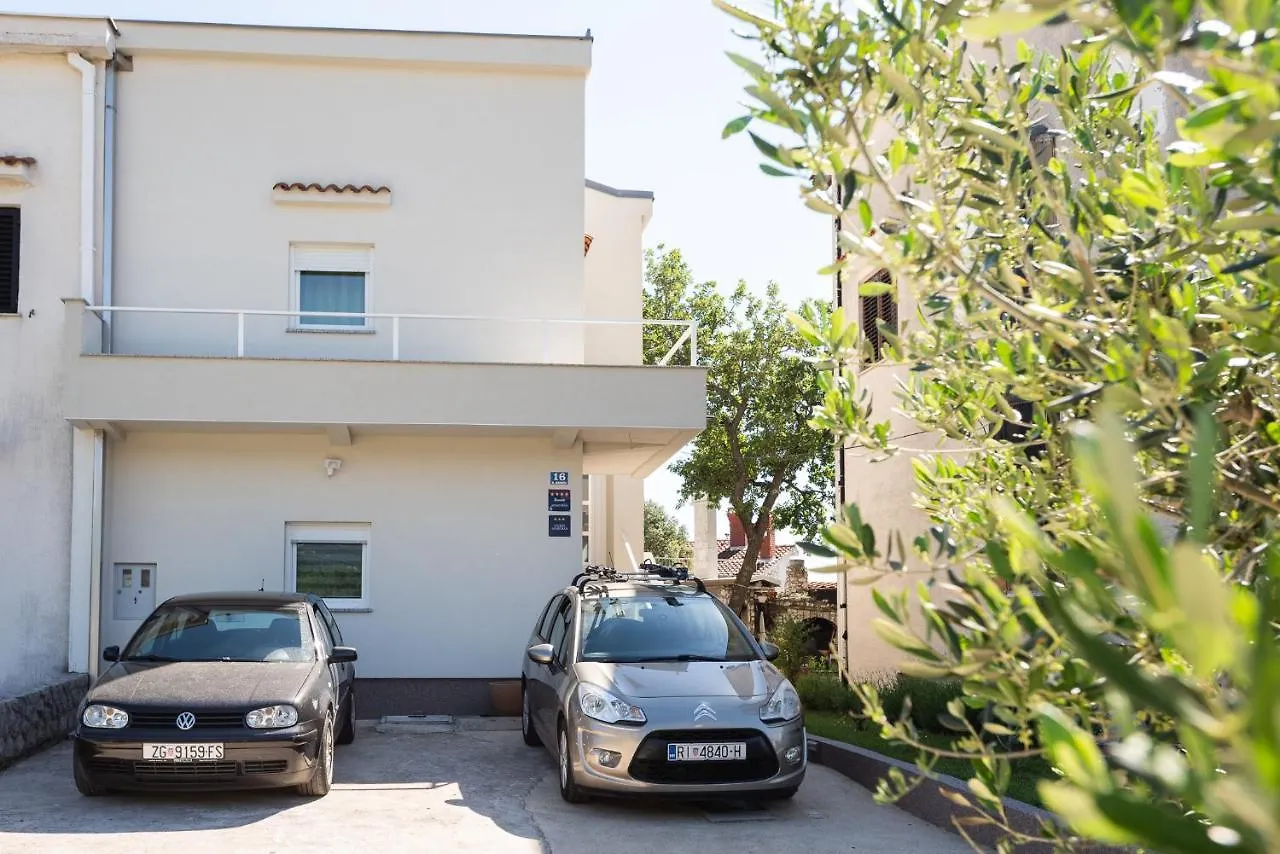 Apartments Omorfia Kraljevica