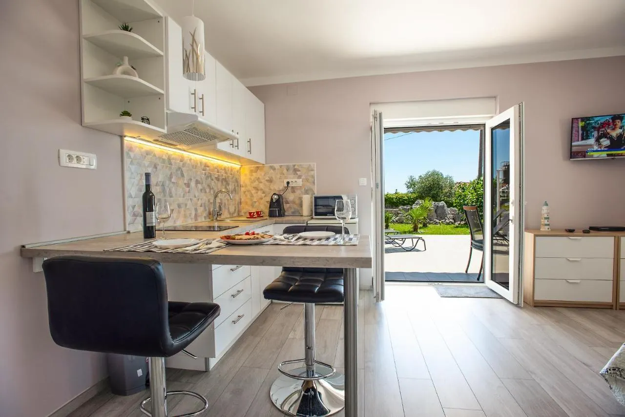 Apartments Omorfia Kraljevica 0*,