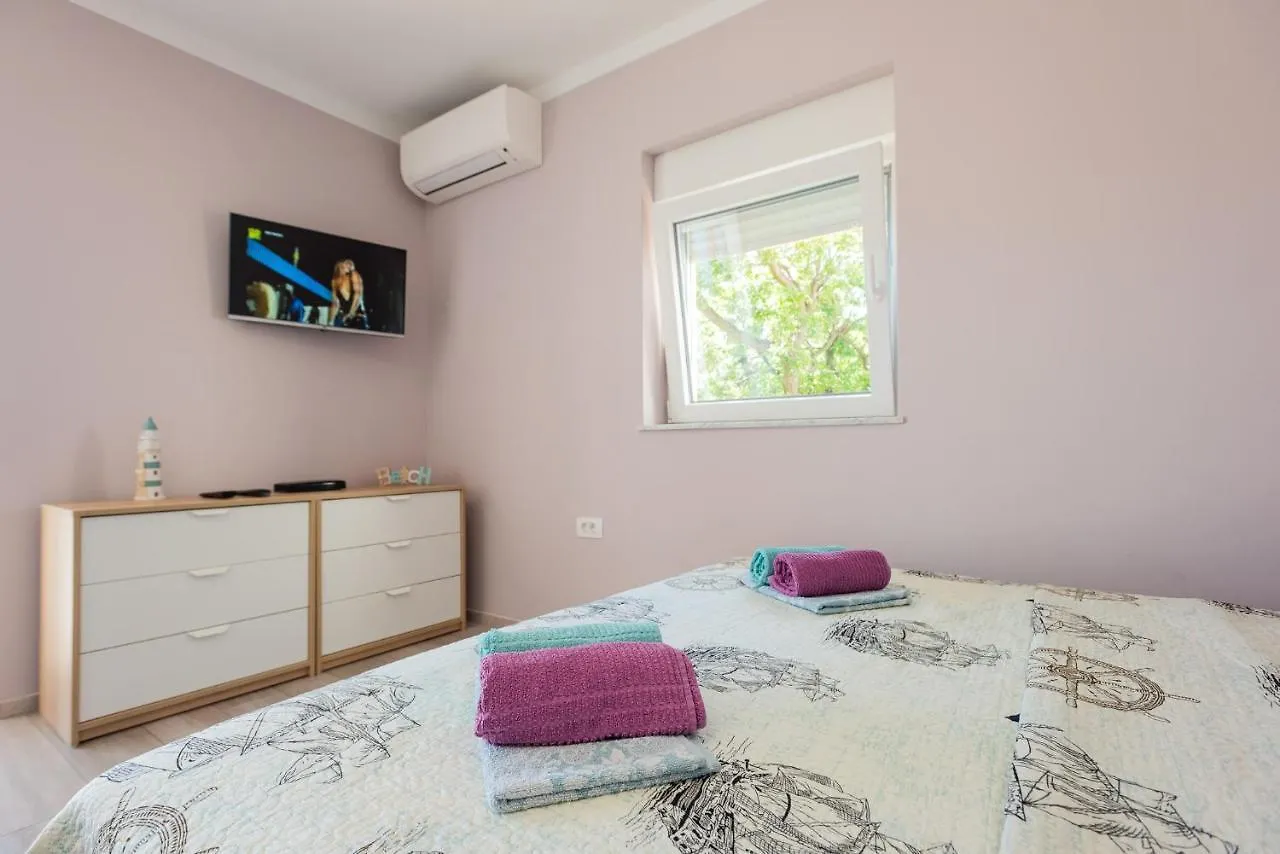Apartments Omorfia Kraljevica