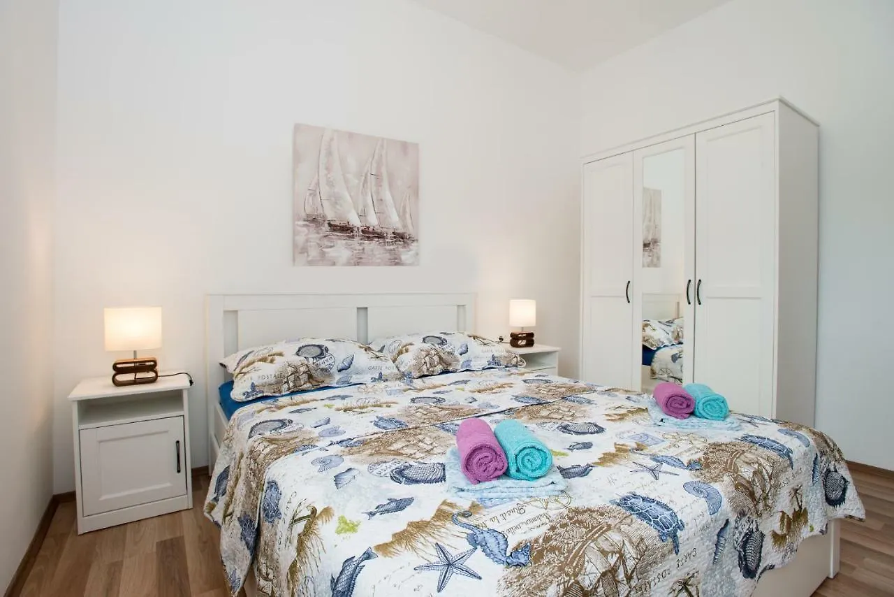 Apartments Omorfia Kraljevica