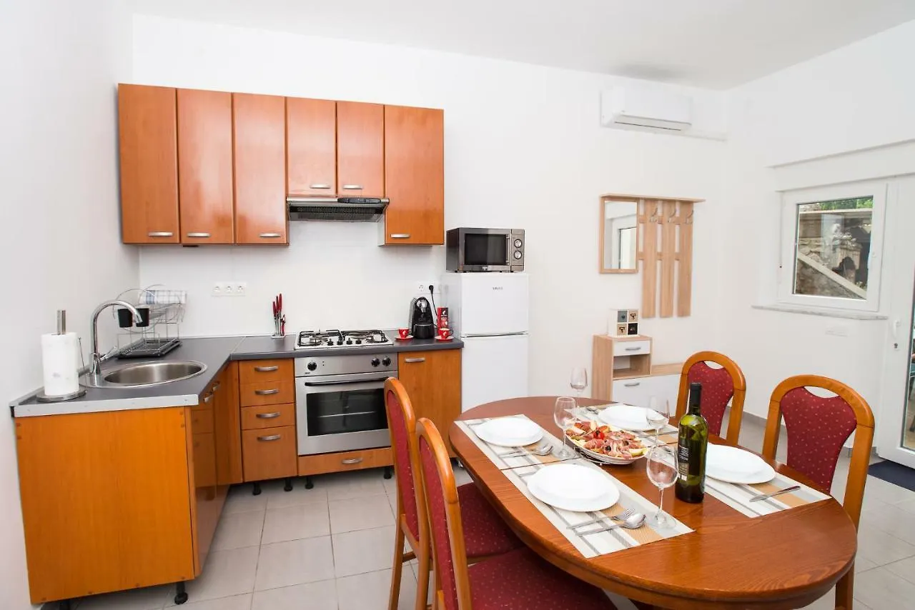 Apartments Omorfia Kraljevica